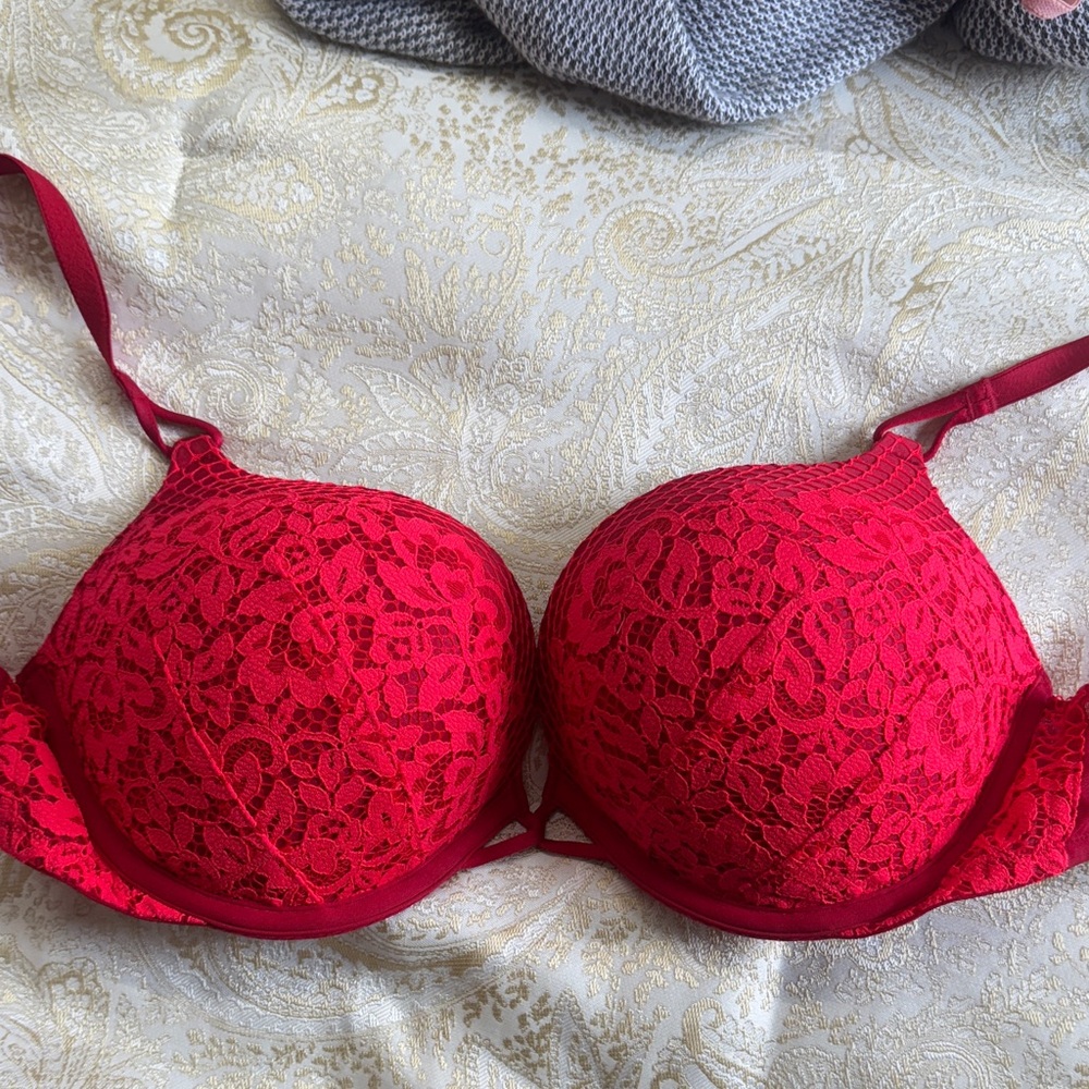 Red Lace VS Bra - Never worn
